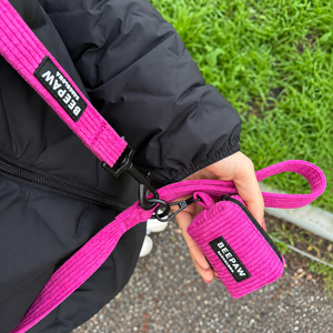 Look Pana Burdeos para perro con accesorios a juego, vista 3 – Beepaw Barcelona